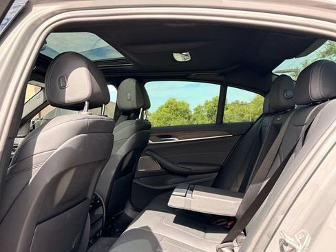 Used 2021 BMW 540i w/ M Sport Package RWD image 9
