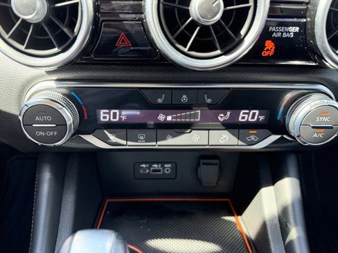 Used 2022 Nissan Sentra SR w/ SR Premium Package image 25