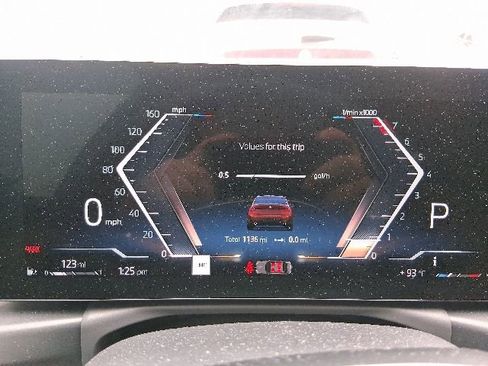 Used 2025 BMW 330i Sedan w/ M Sport Package RWD image 7