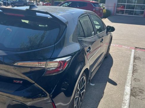 Used 2019 Toyota Corolla XSE FWD image 3