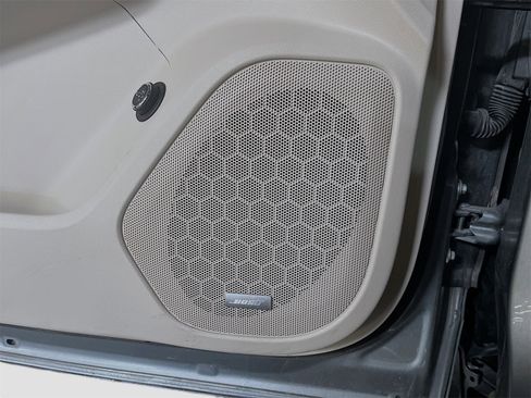 Used 2023 GMC Acadia Denali w/ Denali Ultimate Package image 19