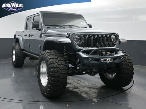 Used 2025 Jeep Gladiator Overland AWD/4WD image 1