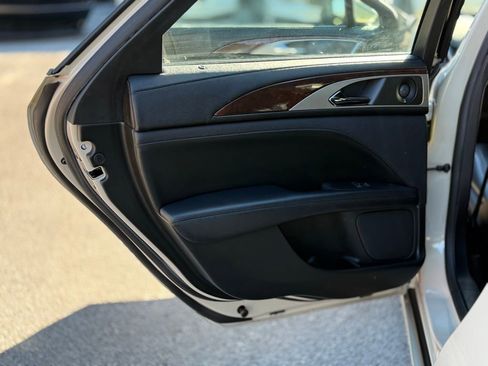 Used 2018 Lincoln MKZ Reserve image 12