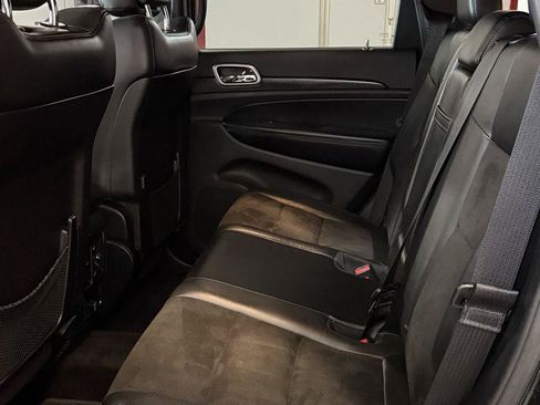 Used 2018 Jeep Grand Cherokee Altitude AWD/4WD image 30