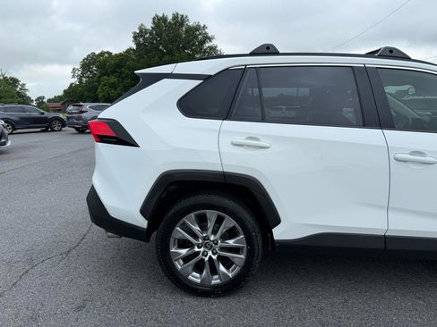 Used 2019 Toyota RAV4 XLE Premium FWD image 44