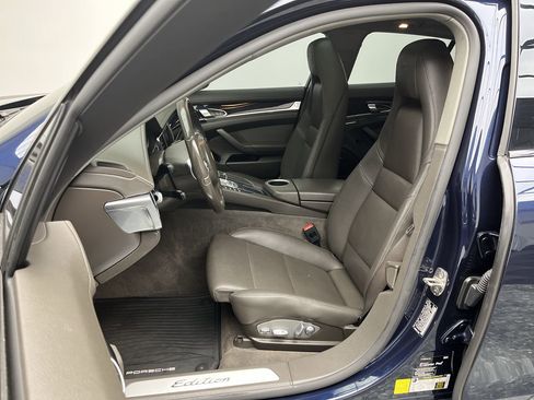 Used 2016 Porsche Panamera 4 Edition image 10