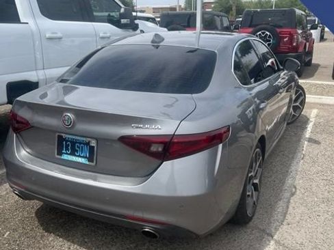 Used 2019 Alfa Romeo Giulia RWD image 4