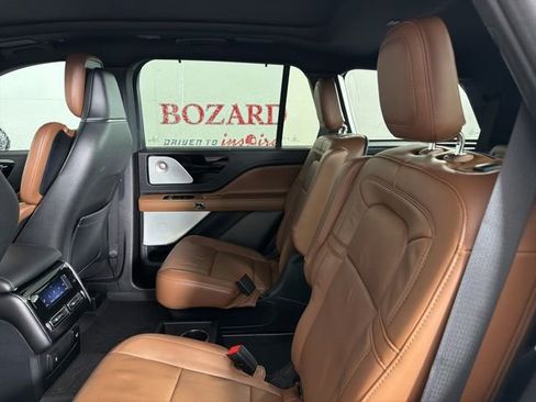 Used 2023 Lincoln Aviator Reserve w/ Equipment Group 201A RWD image 13