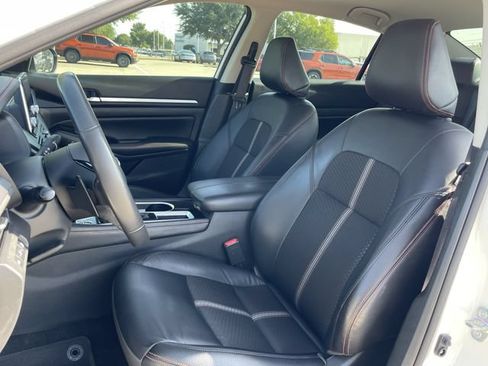 Used 2024 Nissan Altima 2.5 SR FWD image 24