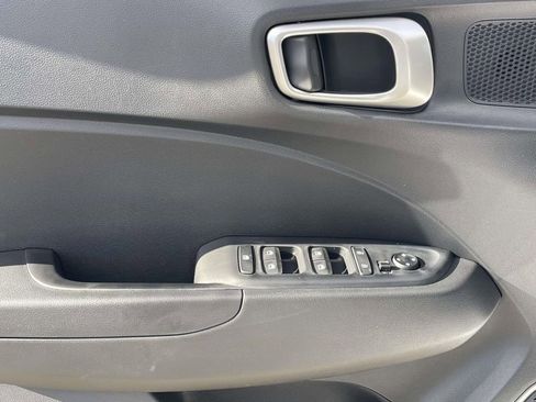 Certified 2026 Hyundai Venue SE image 15