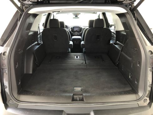 Used 2021 Chevrolet Traverse LT AWD/4WD image 9