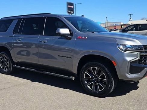 Used 2022 Chevrolet Suburban Z71 w/ Luxury Package AWD/4WD image 2