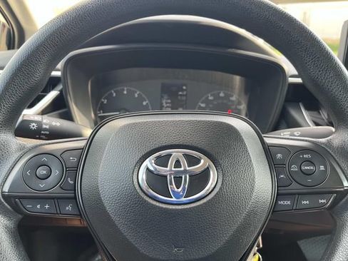 Used 2024 Toyota Corolla LE FWD image 12