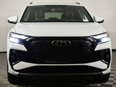 Used 2023 Audi Q4 e-tron Premium Plus w/ Premium Plus image 5