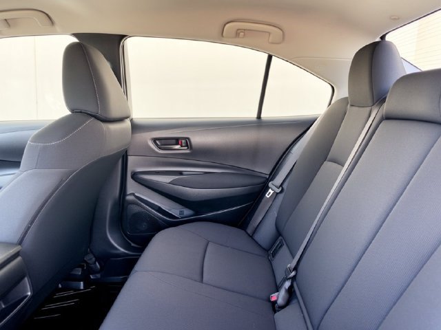 Used 2022 Toyota Corolla LE FWD image 28