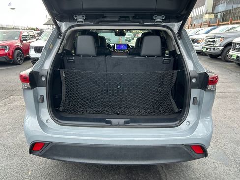 Used 2024 Toyota Highlander XLE image 24