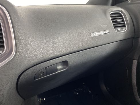 Used 2020 Dodge Charger SXT RWD image 32