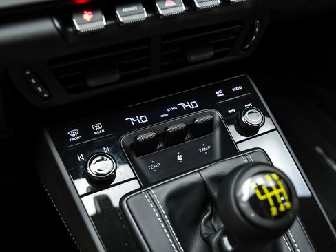 Used 2026 Porsche 911 GT3 RWD image 26