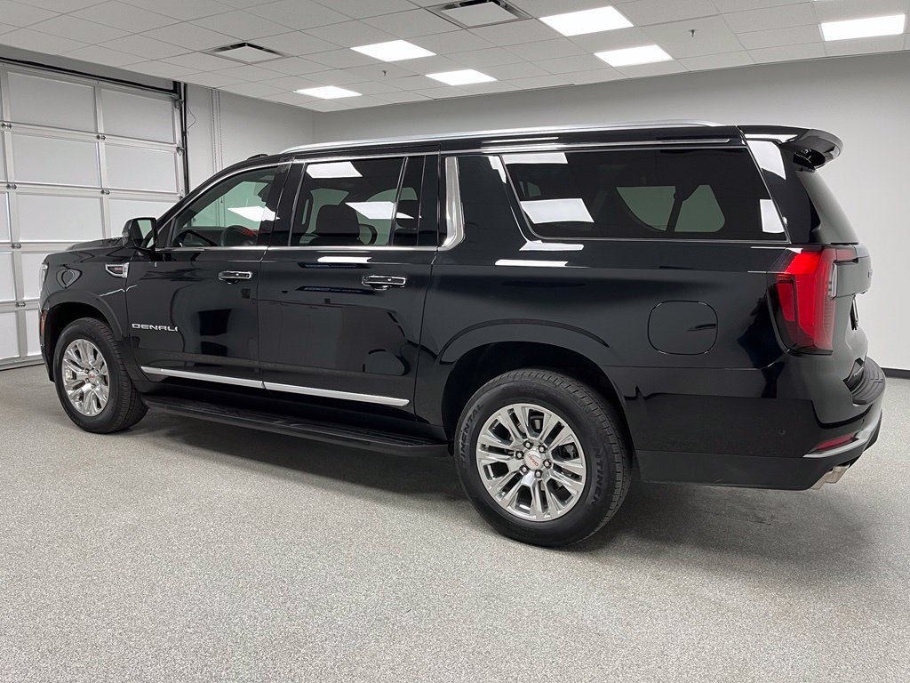Used 2025 GMC Yukon XL Denali AWD/4WD image 6