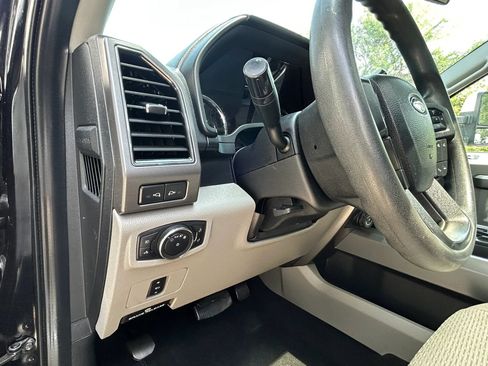 Used 2020 Ford F350 XLT w/ XLT Premium Package AWD/4WD image 21