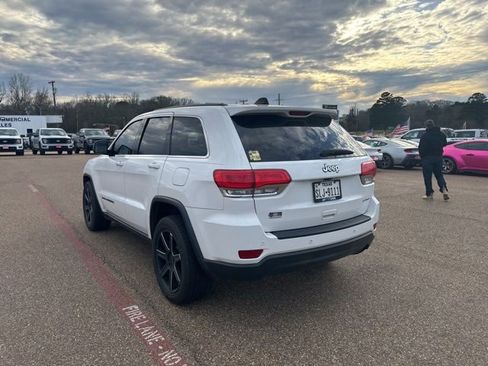 Used 2017 Jeep Grand Cherokee Laredo image 9