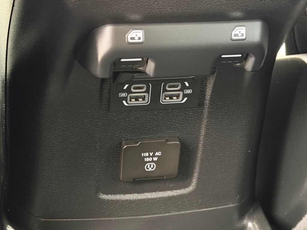Used 2024 Jeep Wrangler Unlimited Sahara AWD/4WD image 9
