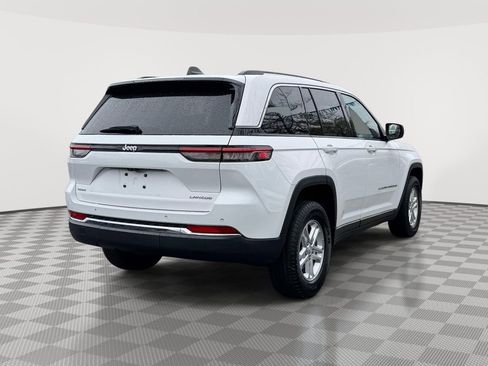 Used 2023 Jeep Grand Cherokee Laredo AWD/4WD image 8