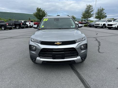 Used 2023 Chevrolet TrailBlazer LT w/ Convenience Package AWD/4WD image 2