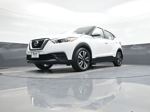 Used 2018 Nissan Kicks SV image 24