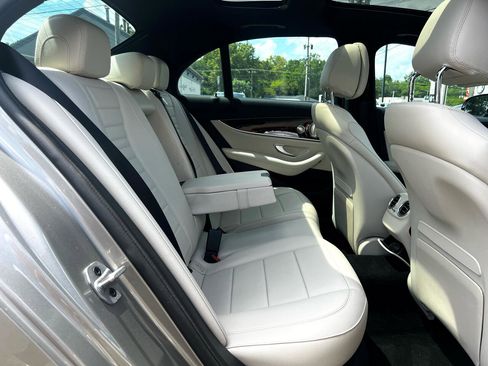 Used 2023 Mercedes-Benz E 450 4MATIC Sedan image 25