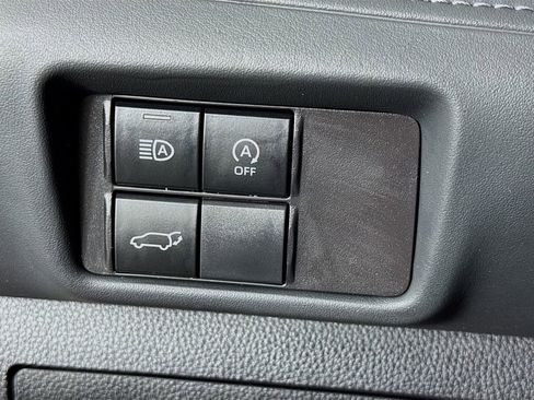 Used 2023 Toyota Highlander XLE image 13