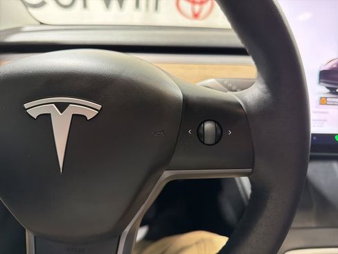 Used 2023 Tesla Model Y Long Range AWD/4WD image 27