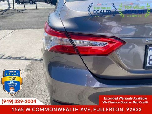 Used 2018 Toyota Camry LE FWD image 16