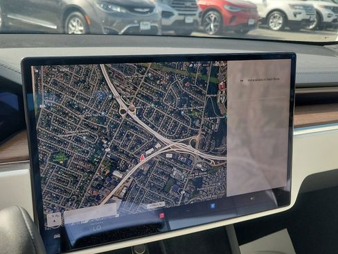 Used 2022 Tesla Model S image 15