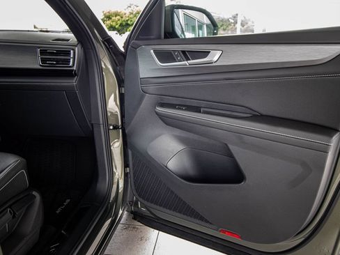 Used 2026 Volkswagen Atlas Cross Sport SE FWD image 20
