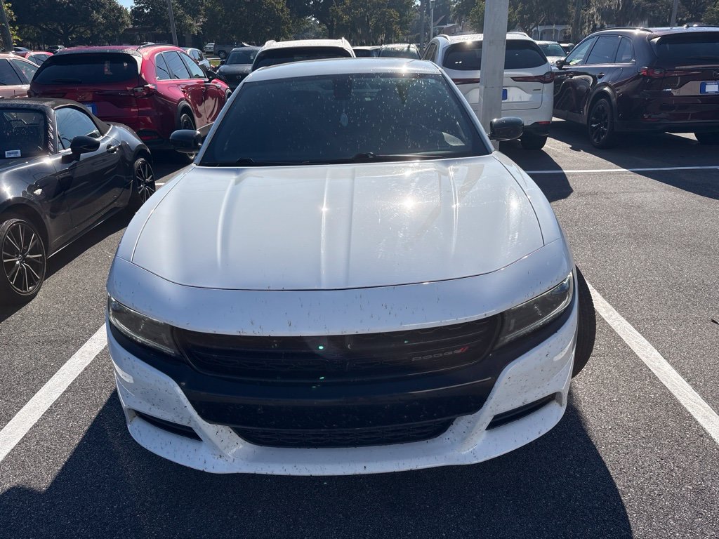Used 2022 Dodge Charger SXT w/ Blacktop Package RWD image 2