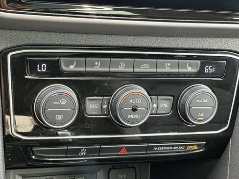 Used 2021 Volkswagen Atlas SEL Premium AWD/4WD image 22