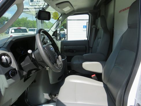 Used 2023 Ford E-350 and Econoline 350 Super Duty w/ Driver's Safety Package RWD image 4