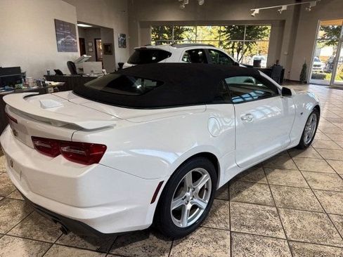 Used 2020 Chevrolet Camaro LT image 3