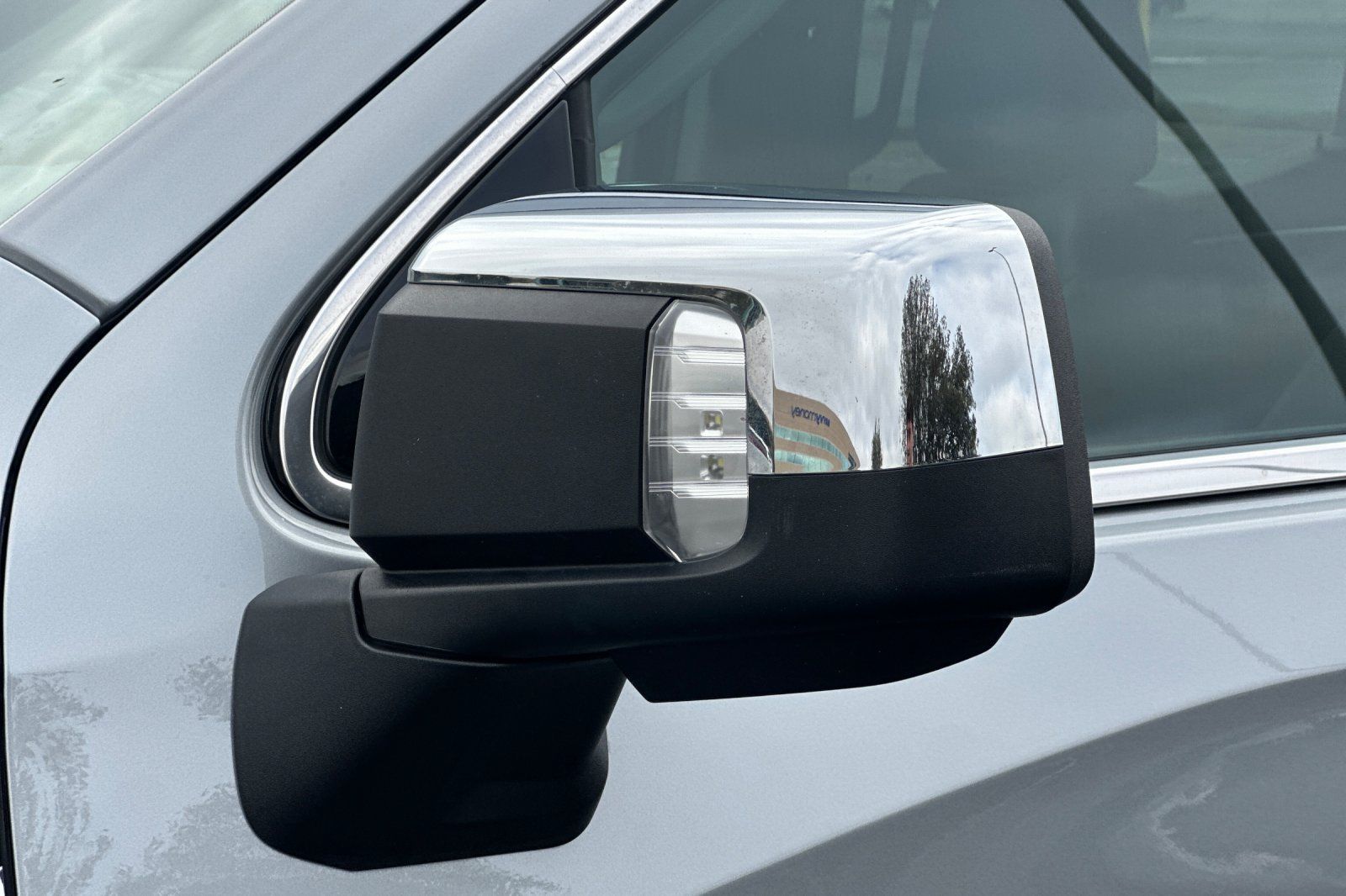 Used 2025 GMC Sierra 1500 SLT RWD image 50