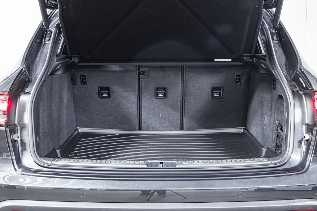 Certified 2025 Porsche Macan S AWD/4WD image 19