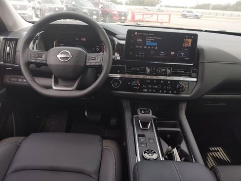 New 2026 Nissan Pathfinder SL AWD/4WD image 13