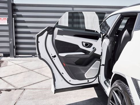 Used 2019 Lamborghini Urus AWD/4WD image 31