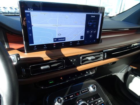 Used 2022 Lincoln Nautilus Reserve w/ Equipment Group 202A image 18