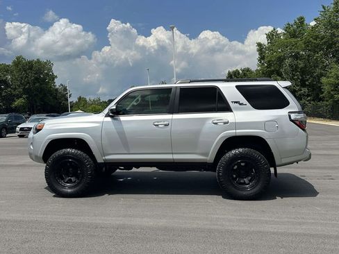 Used 2020 Toyota 4Runner TRD Off-Road AWD/4WD image 22