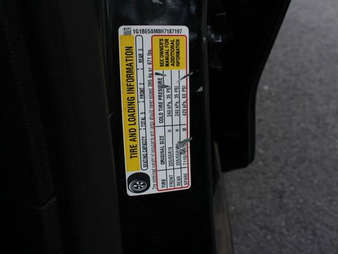 Used 2017 Chevrolet Cruze LT FWD image 33