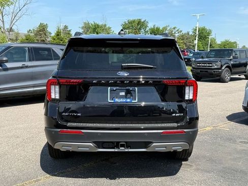 Used 2026 Ford Explorer Active w/ Active Comfort Package AWD/4WD image 6