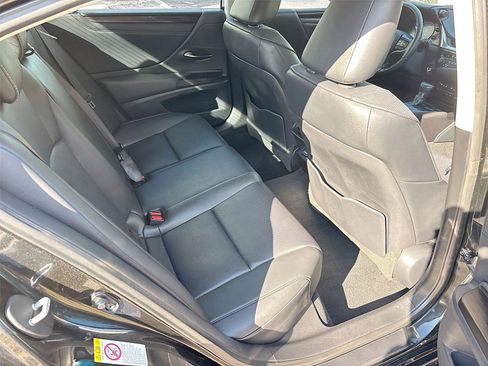 Used 2019 Lexus ES 350 w/ Premium Package FWD image 28