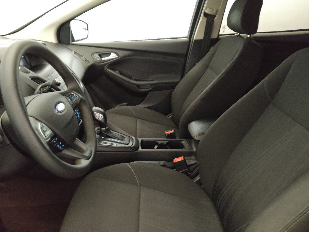 Used 2018 Ford Focus SE FWD image 17