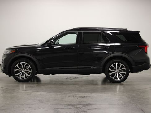 Used 2025 Ford Explorer ST-Line AWD/4WD image 5